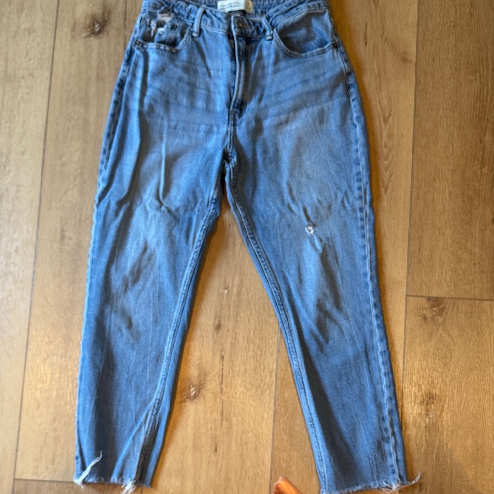 Abercrombie & Fitch curve Love The Mom High Rise Light Blue Jeans